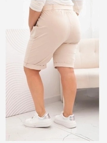 Dámske bavlnené šortky Plus Size s opaskom svetlo béžová