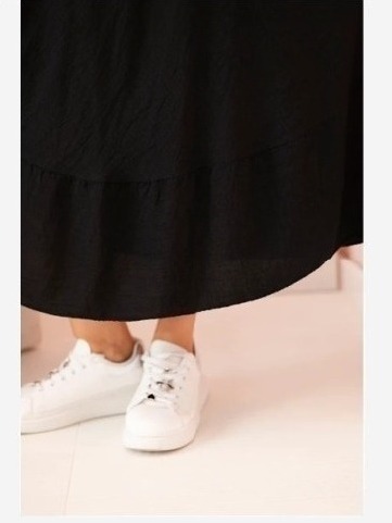 Dámske šaty plus size s krátkym rukávom a volánom z ľahkej viskózy čierna