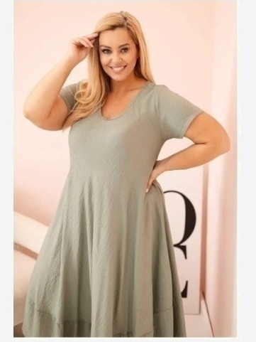 Dámske šaty plus size s krátkym rukávom a volánom z ľahkej viskózy khaki