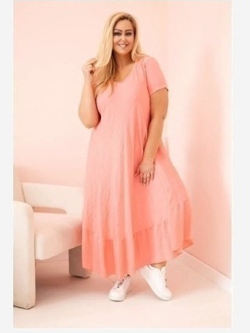 Dámske šaty plus size s krátkym rukávom a volánom z ľahkej viskózy ružová