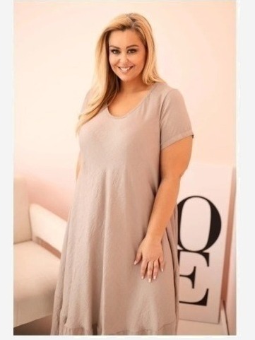 Dámske šaty plus size s krátkym rukávom a volánom z ľahkej viskózy fango