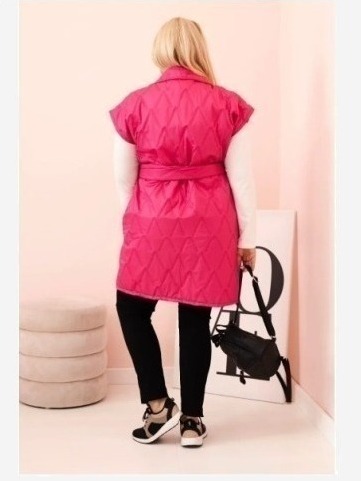 Dámska vesta Plus Size prešívaná s pásom a golierom ružová