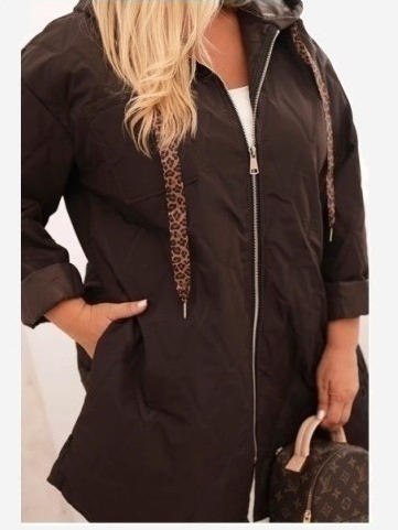 Dámska bunda Plus Size prešívaná s kapucňou a nápisom HOPE hnedá
