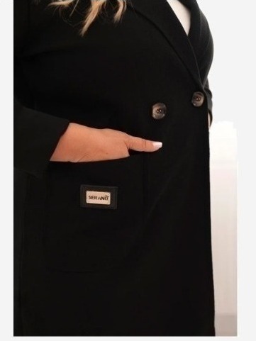 Dámsky elegantný kabát Plus Size s golierom a veľkými vreckami čierny