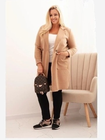 Dámsky elegantný kabát Plus Size s golierom a veľkými vreckami camelový