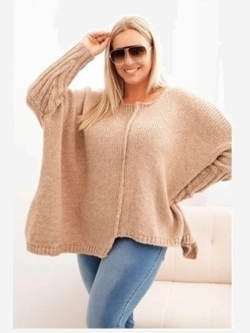 Dámsky sveter Plus Size z akrylom vo voľnom strihu a rukávom 3/4 camelový