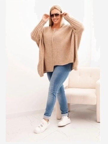 Dámsky sveter Plus Size z akrylom vo voľnom strihu a rukávom 3/4 camelový