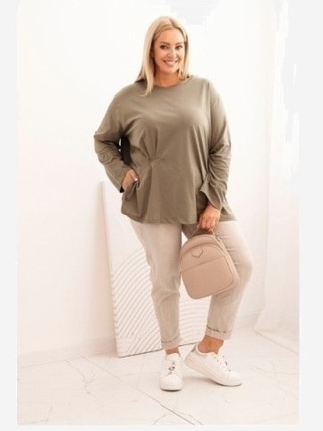 Dámska blúzka Plus Size z bavlnou s vreckom a zrolovaným rukávom kiwi