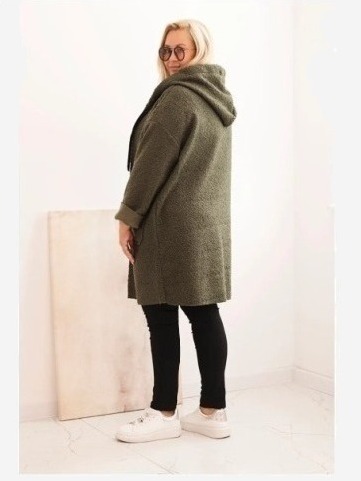 Dámsky kabát Plus Size z umelého baranka s kapucňou a vreckami khaki
