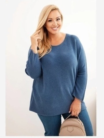Dámsky sveter plus size s lodičkovým výstrihom džínový