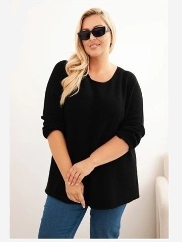 Dámsky sveter plus size s lodičkovým výstrihom čierny