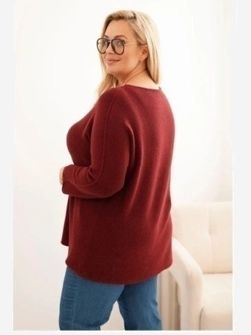 Dámsky sveter plus size s lodičkovým výstrihom bordový