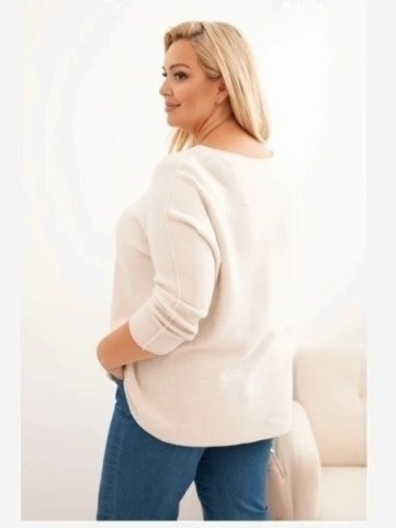 Dámsky sveter plus size s lodičkovým výstrihom béžový