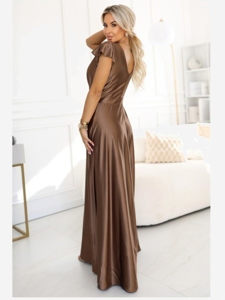 411-14 CRYSTAL saténové dlhé šaty s výstrihom - mocha mousse