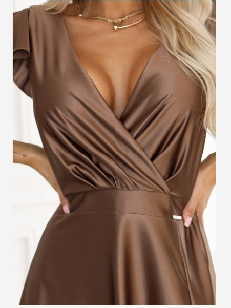 411-14 CRYSTAL saténové dlhé šaty s výstrihom - mocha mousse