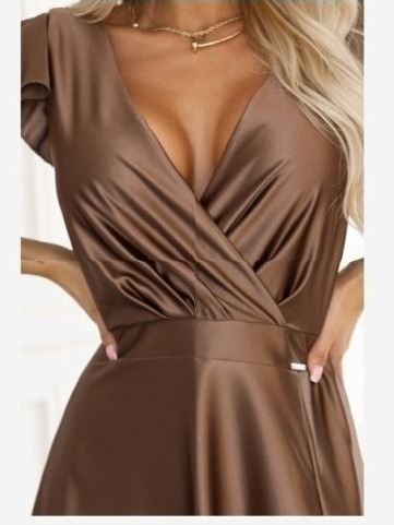 411-14 CRYSTAL saténové dlhé šaty s výstrihom - mocha mousse