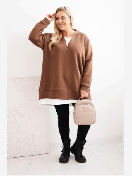 Dámska zateplená mikina Plus Size s kapucňou a výstrihom do V hnedá