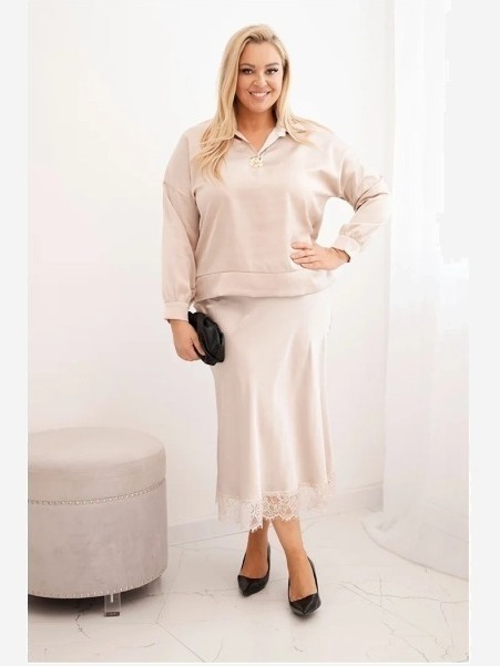 Komplet dámsky Plus Size so saténovým leskom a čipkou béžový