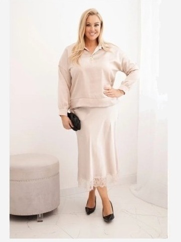 Komplet dámsky Plus Size so saténovým leskom a čipkou béžový