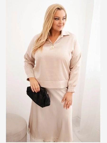 Komplet dámsky Plus Size so saténovým leskom a čipkou béžový