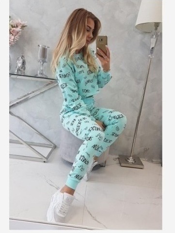 Sada s nápismi mäta