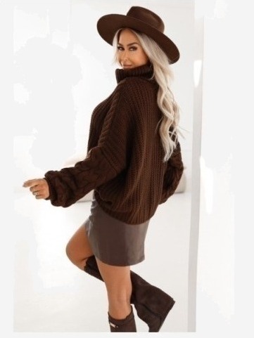 650-1 Teplý a robustný oversized rolák so širokými rukávmi - čokoládová