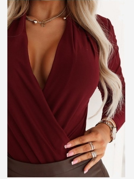 375-9 Stylové dámské body s výstřihem do visačky - vínové