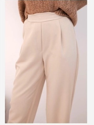 Dámske nohavice s vysokým pásom a záhybmi béžové