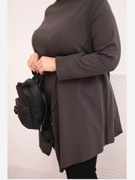 Dámska bavlnená blúzka Plus Size asymetrická s vyhrnutým rukávom grafitová