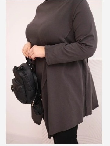 Dámska bavlnená blúzka Plus Size asymetrická s vyhrnutým rukávom grafitová