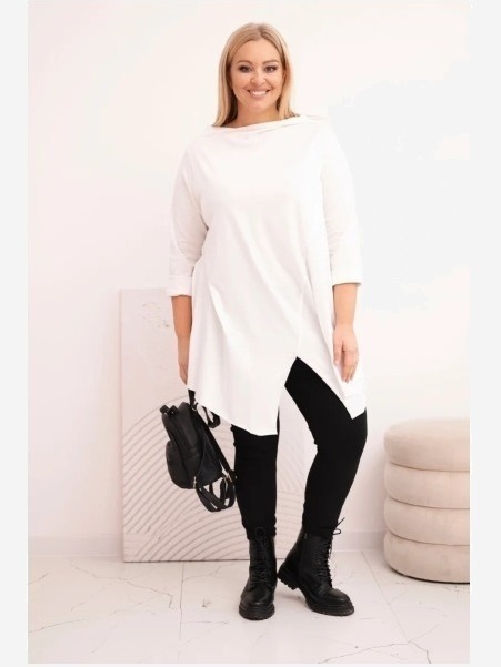 Dámska bavlnená blúzka Plus Size asymetrická s podviatym rukávom biela