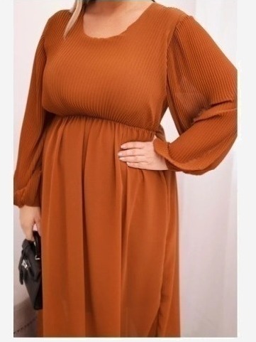 Dámska plisovaná sukňa Plus Size z viskózy a s dlhým rukávom camelová