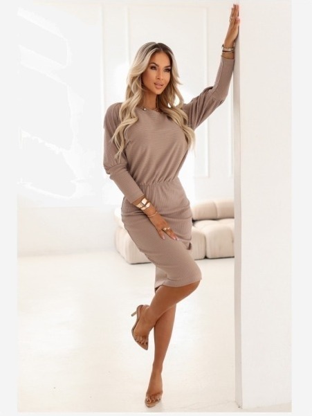 399-4 LARA Rebrované šaty s manžetami - mocha mousse