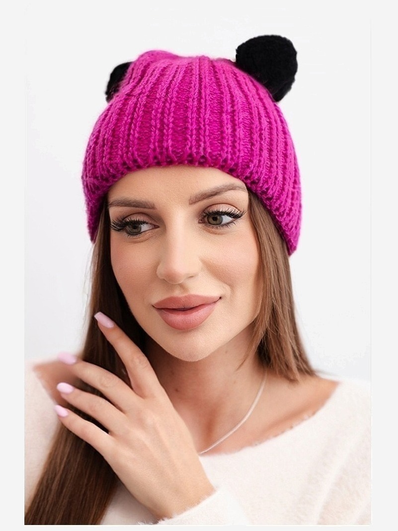 Dámska zimná vlnená čiapka s bambuľou K433 fuksia