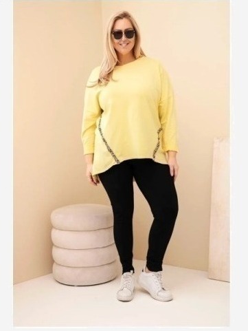 Dámska blúzka Plus Size bavlnená s vyhrnutým rukávom a lampasom v leopardom vzore žltá