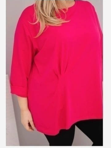 Dámska blúzka plus size s bavlnou a dlhým rukávom a nariasením fuchsie