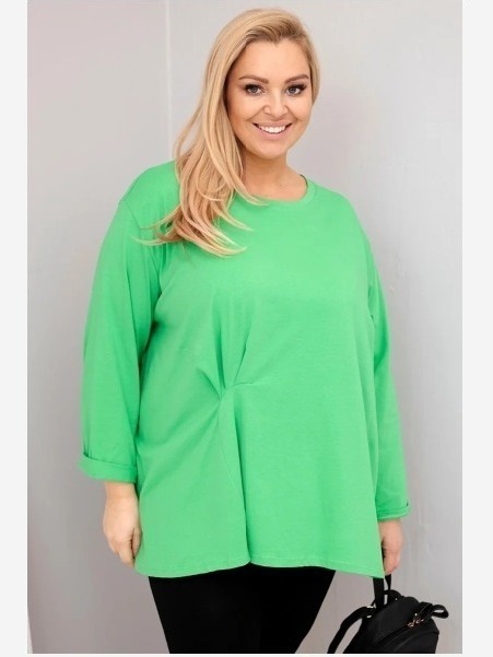 Dámska blúzka plus size s bavlnou s dlhým rukávom a nariasením svetlozelená