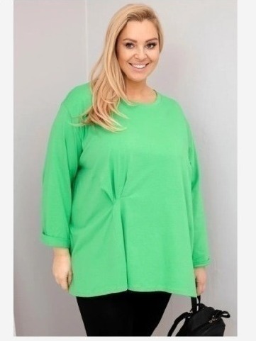 Dámska blúzka plus size s bavlnou s dlhým rukávom a nariasením svetlozelená