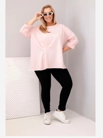 Dámska blúzka plus size s bavlnou s dlhým rukávom a nariasením pudrová ružová