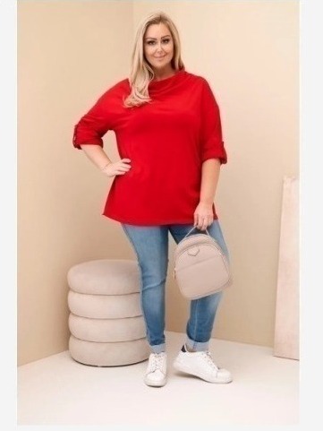 Dámska blúzka Plus Size z bavlnou vo voľnom strihu s vodným výstrihom červená