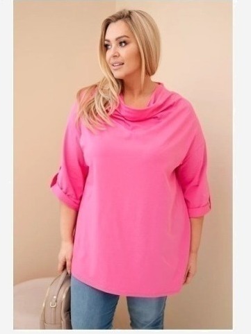 Dámska blúzka Plus Size z bavlnou vo voľnom strihu s vodným výstrihom svetloružová