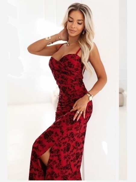 645-2 Tesné maxi šaty so zavinovacím výstrihom a rozparkom - vínové s elegantným vzorom