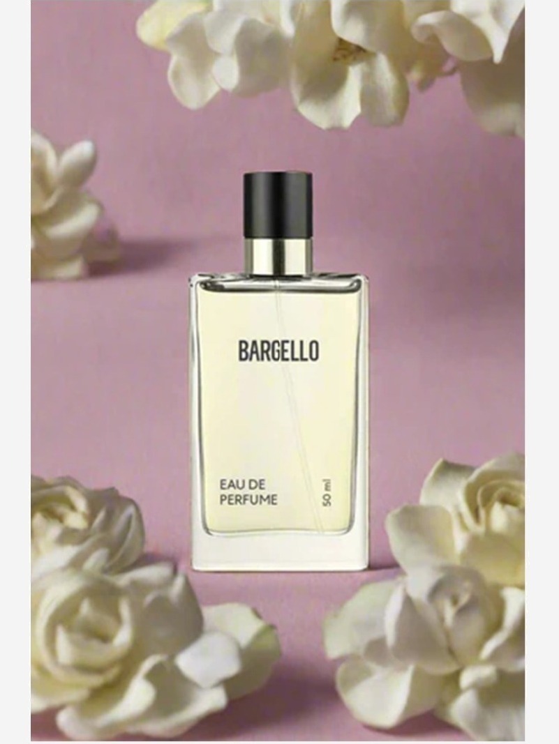 Dámske parfémy 215 s kvetinovou vôňou s hruškou a nádychom vanilky 50 ml, zelená