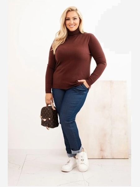 Dámsky viskózový sveter Plus Size s klasickým strihom hnedý