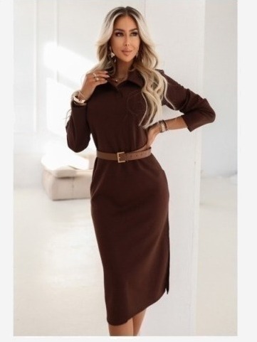 649-1 Elegantné midi šaty s golierom a bočným rázporkom - čokoládové