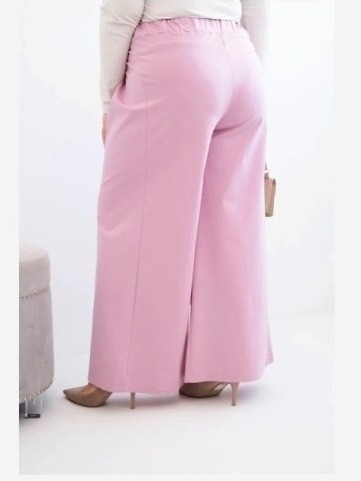 Dámske nohavice Plus Size so širokými nohavicami a plisovaním svetlofialové