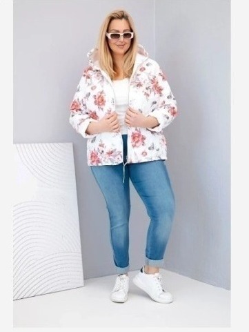 Dámska jarná prešívaná bunda Plus Size s kapucňou a kvetinovým vzorom biela