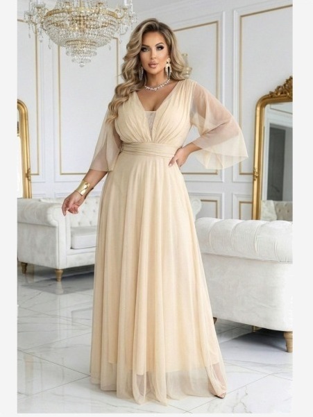 654-2 Dlhé, trblietavé šaty plus size s okrúhlym výstrihom a priehľadnými rukávmi - šampansky béžové
