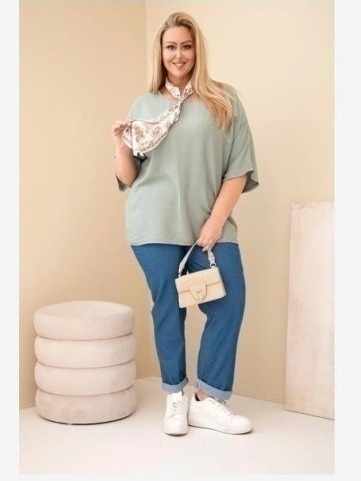 Dámska viskózová blúzka pre plnoštíhle s krátkym rukávom a ozdobnou šatkou khaki