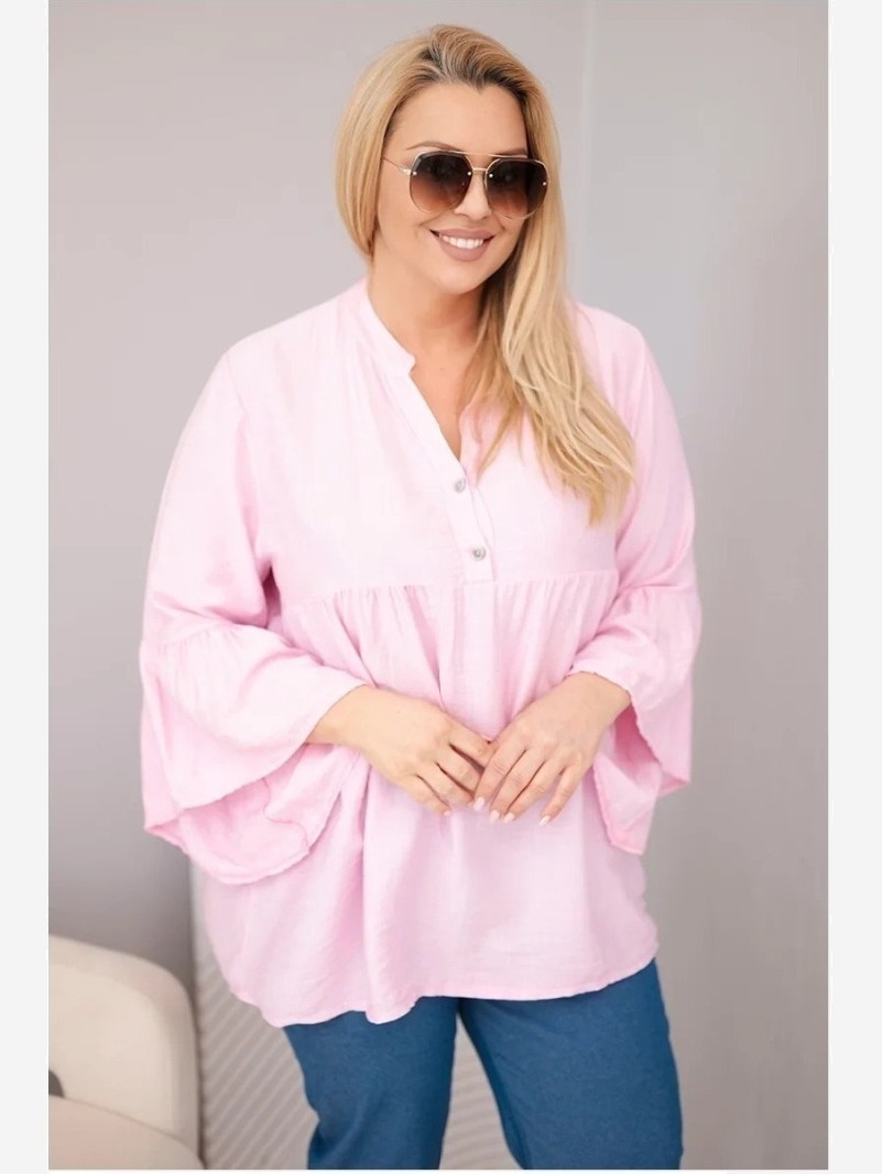 Dámska viskózová blúzka plus size s volánovým rukávom a V-výstrihom cukríková ružová